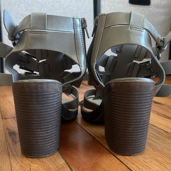 RAMPAGE Heel Sandals - Picture 4 of 7